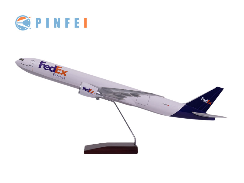 47cm Boeing 777-300F FedEx