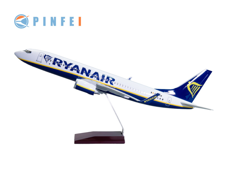 47cm Boeing 737-8100 Ryanair